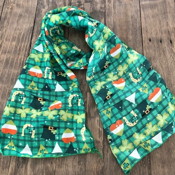 Lightweight Plaid Irish Rectangle Scarf clover St Patrick’s Horseshoe Ireland - Picture 1 of 3
